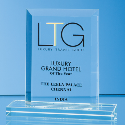 Picture of JADE GLASS BEVELLED EDGE RECTANGULAR AWARD.