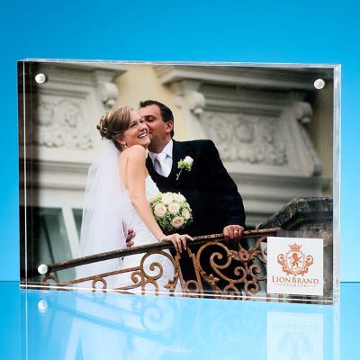 Picture of 5” x 7” (12,7CM x 17,8CM) CLEARVUE PREMIUM ACRYLIC PHOTO FRAME