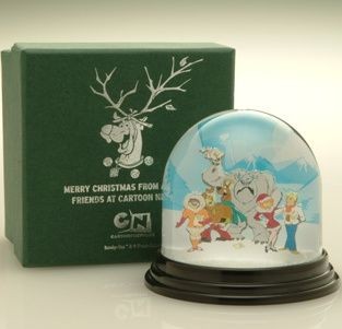 Picture of CLASSIC ROUND SNOW GLOBE SHAKER SNOW DOME SHAKER PAPERWEIGHT.