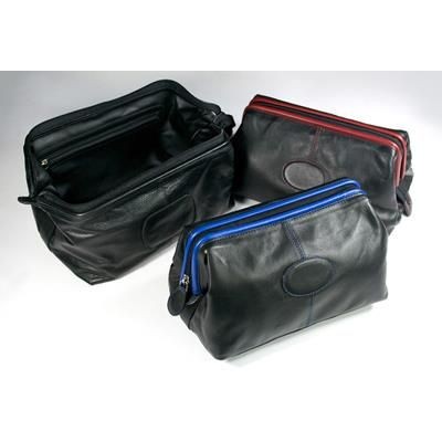 Picture of MELBOURNE NAPPA LEATHER TRAVEL TOILETRY WASH BAG in Black.