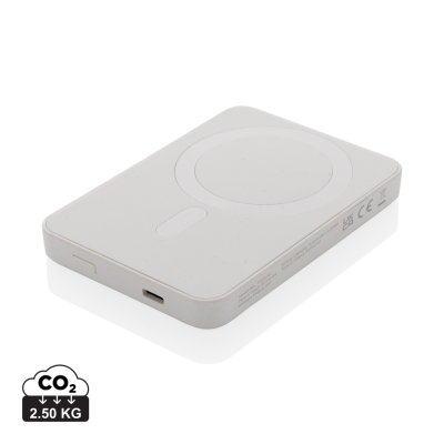 Picture of MAGNETIX RCS RECYCLED PLASTIC 5000 MAH MAGNETIC POWERBANK in White.