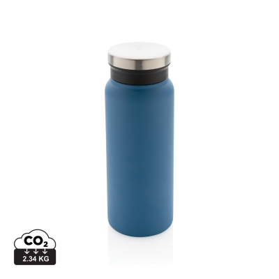 Picture of RCS RECYCLED STAINLESS STEEL METAL VACUUM BOTTLE 600ML in Blue.