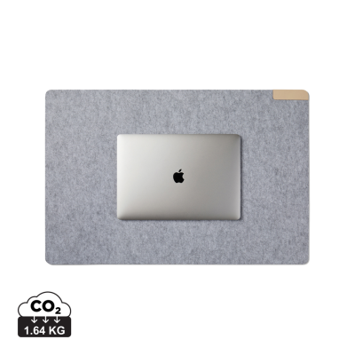 Picture of VINGA ALBON GRS RECYCLED FELT DESK PAD in Grey.