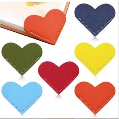 Picture of MINI PAGE CORNER LEATHER HEART BOOKMARK