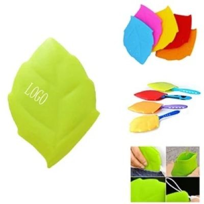 Picture of SILICON OUTDOOR FOLDING MAPLE LEAF-SHAPED DRINK CUP